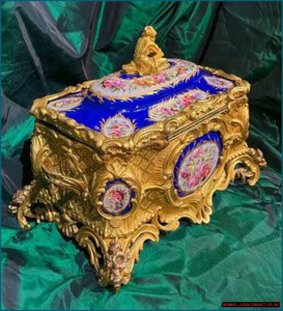 Discovering The Charm Of Antiques