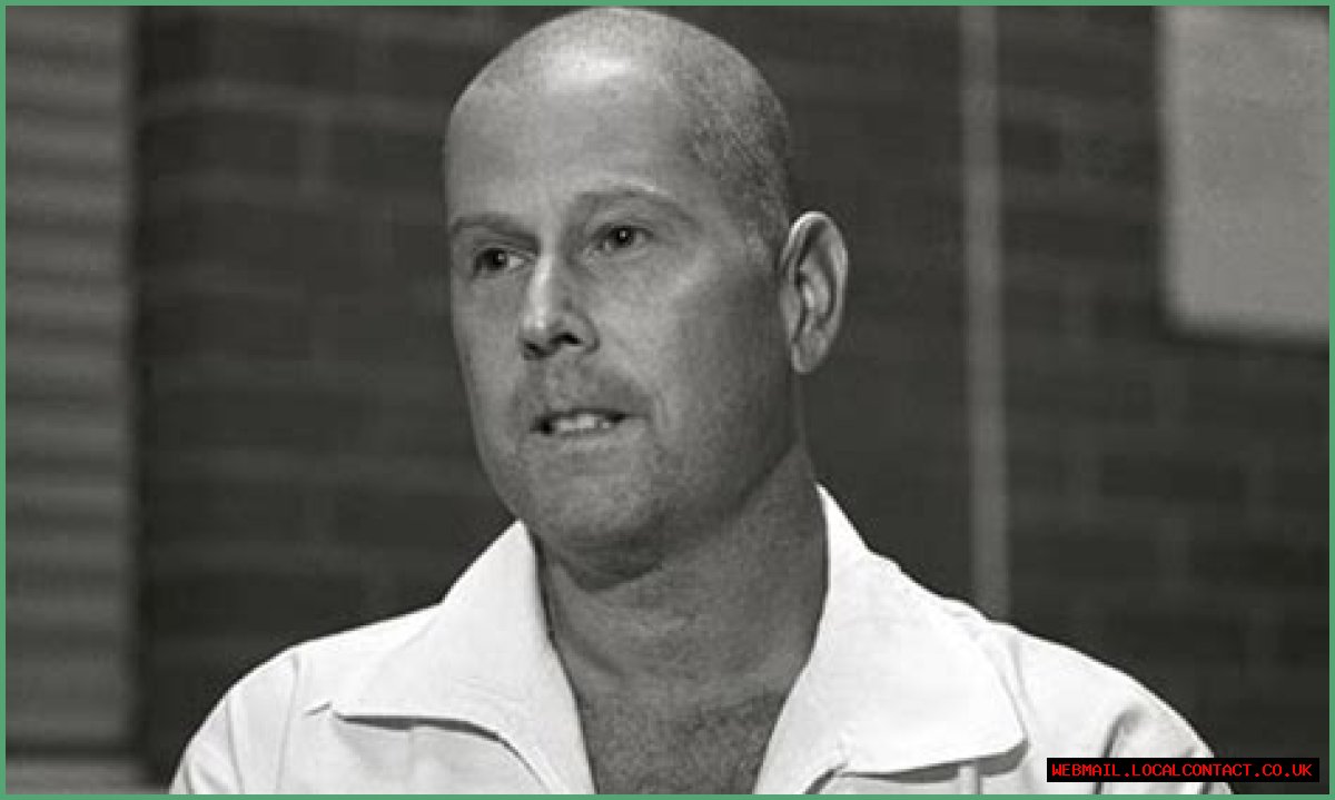 Exploring The Life And Crimes Of Steven Jay Russell: The Master Of Deception