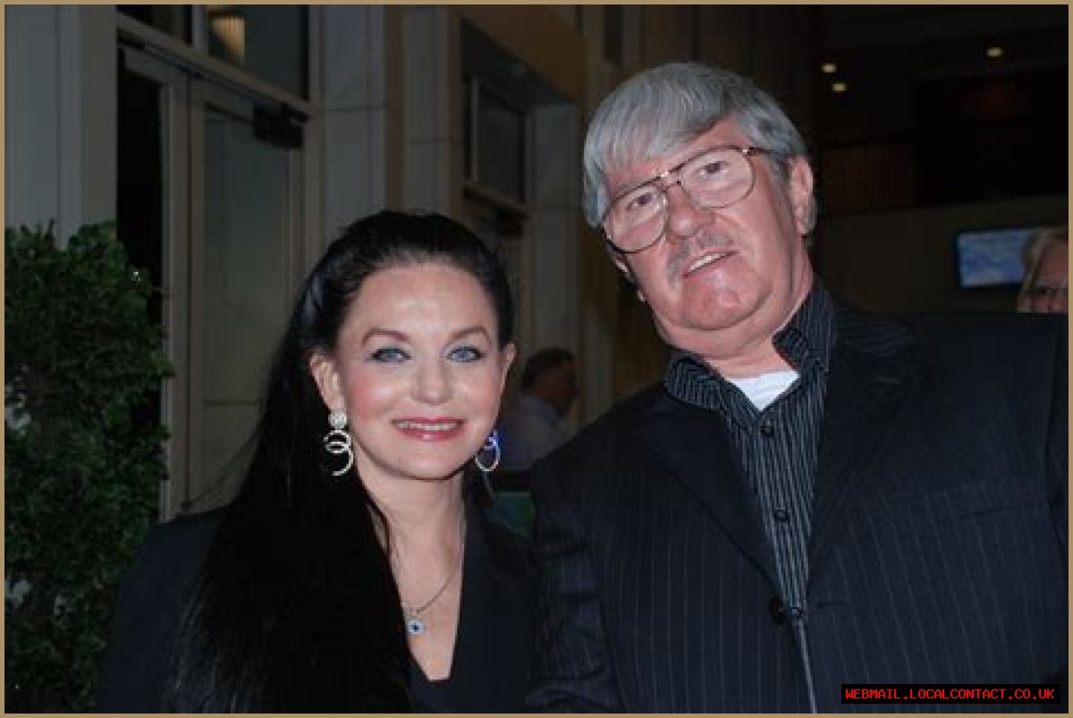 Unraveling The Love Story: Who Was Crystal Gayle Married To?